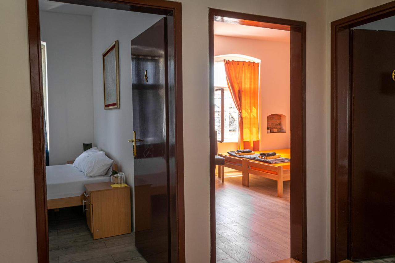 Tabacco Rooms Obrenovac  ภายนอก รูปภาพ